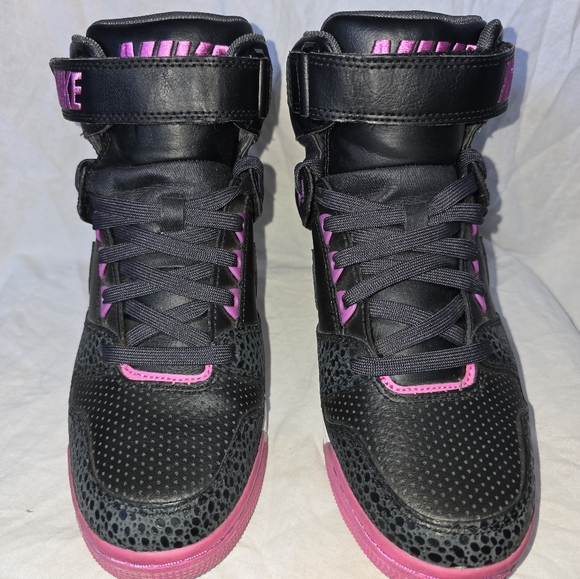 Nike Air Revolution - Picture 2 of 4